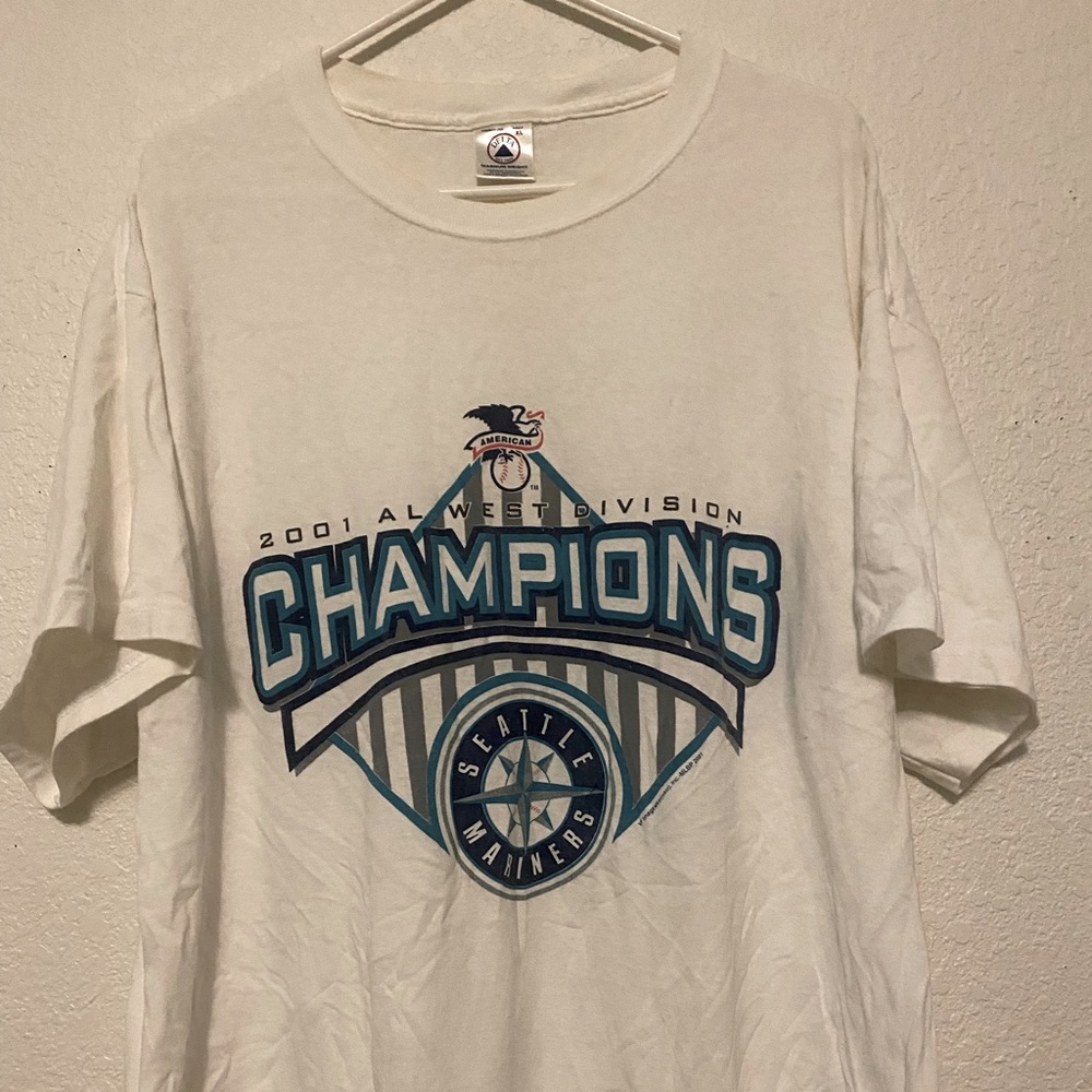 Men’s XL Seattle Mariners 2001 AL West Division Champions T-Shirt